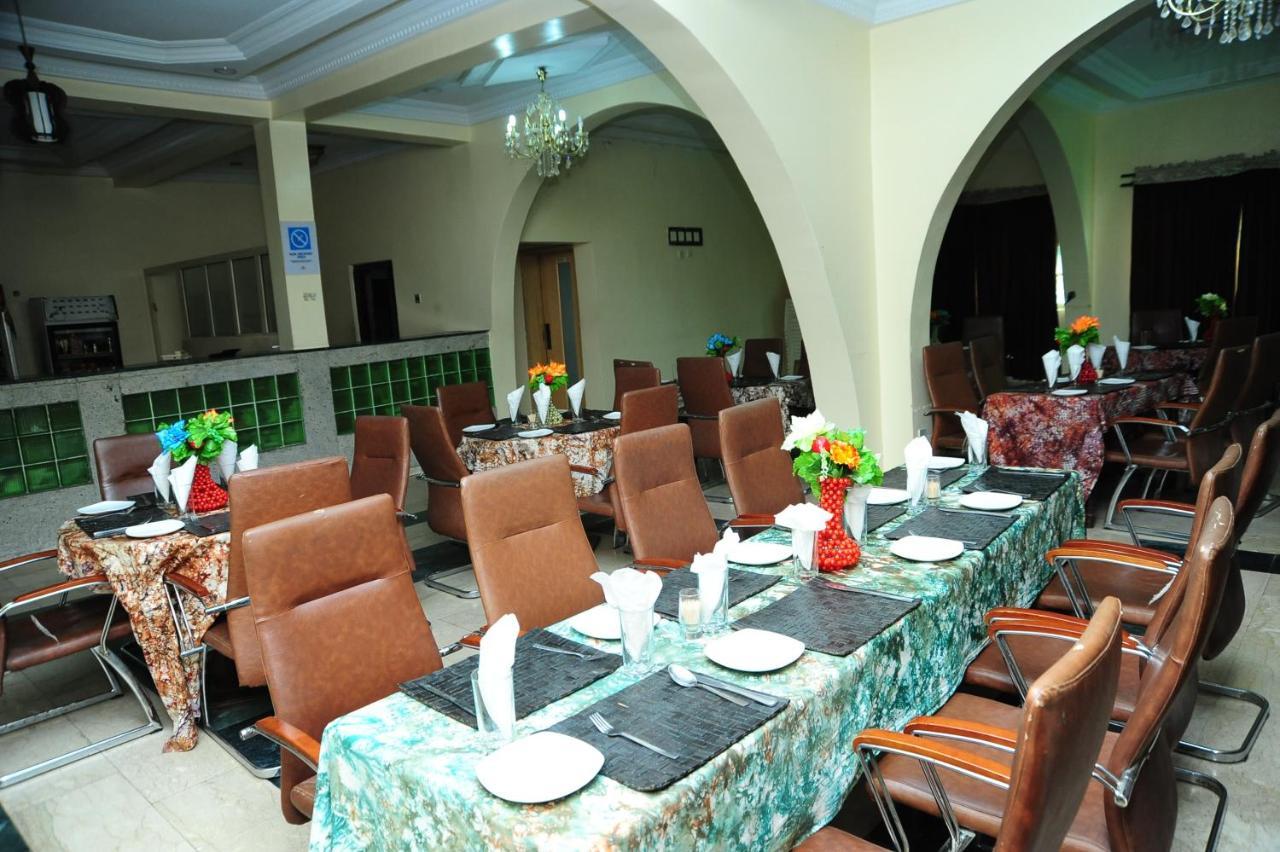 Richton Hotel And Suites Abeokuta 外观 照片