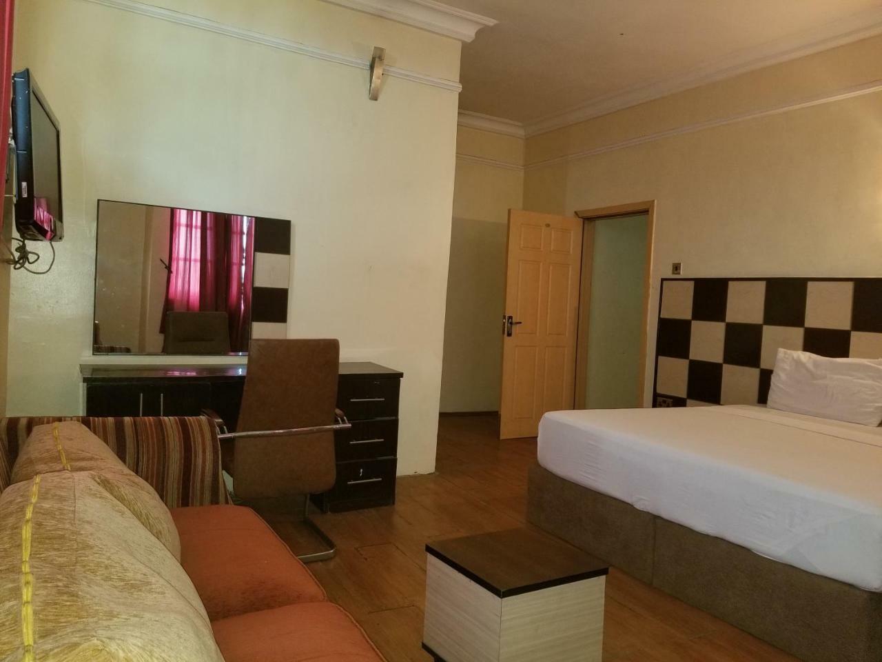 Richton Hotel And Suites Abeokuta 外观 照片